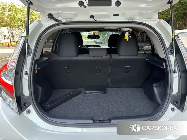 Toyota Prius C id 3000409 из Кореи 9