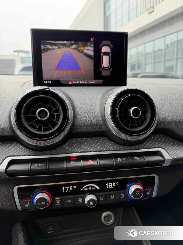 Audi Q2L id 4273769 из Китая 9