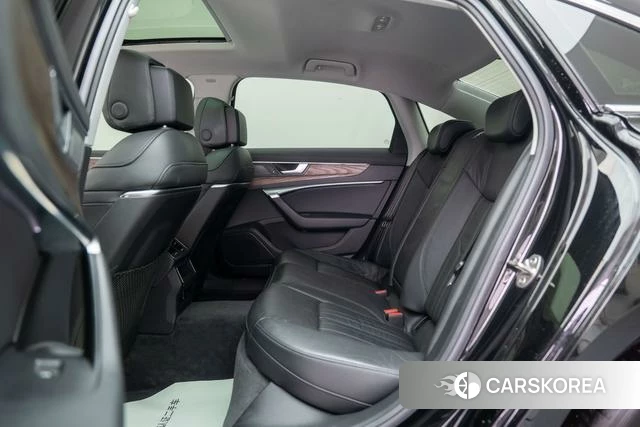 Audi A6L id 4298155 из Китая 9