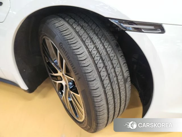 Porsche Taycan id 4383273 из Кореи 9
