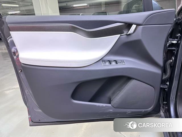 Tesla Model X id 4210079 из Китая 9