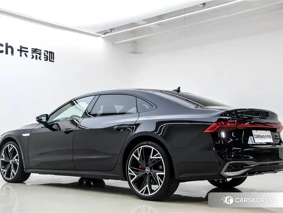 Audi A7L id 4601067 из Китая 9