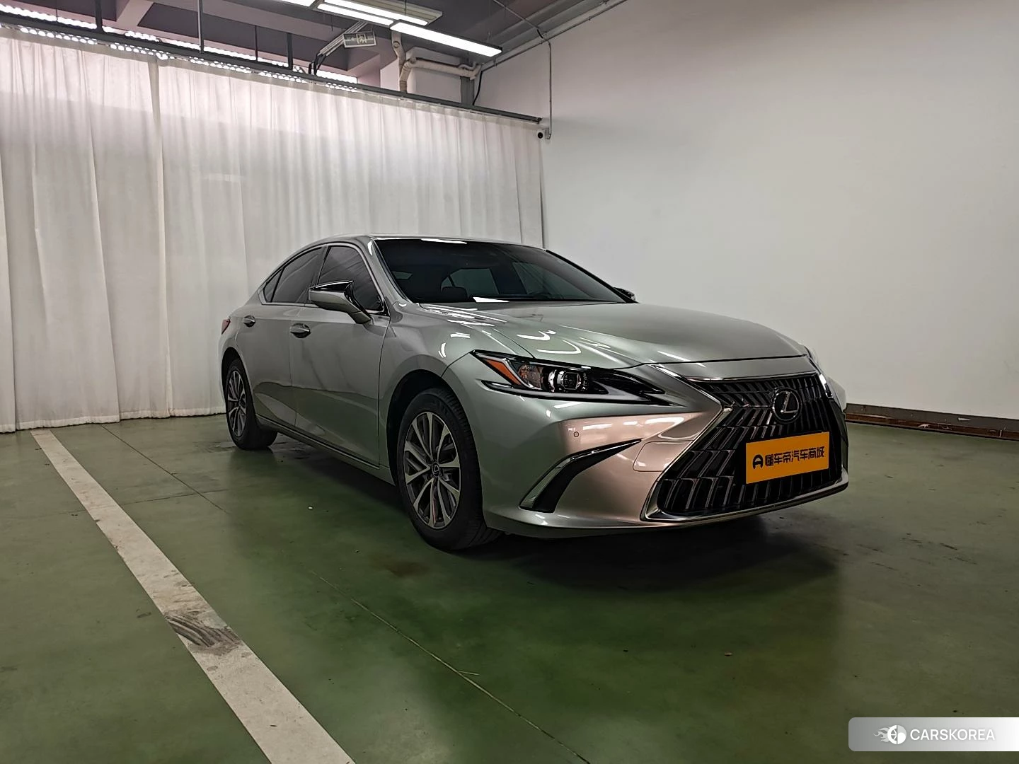 Lexus ES id 4454347 из Китая 9