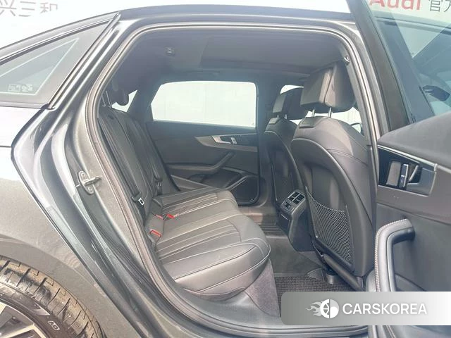 Audi A4L id 4215118 из Китая 9