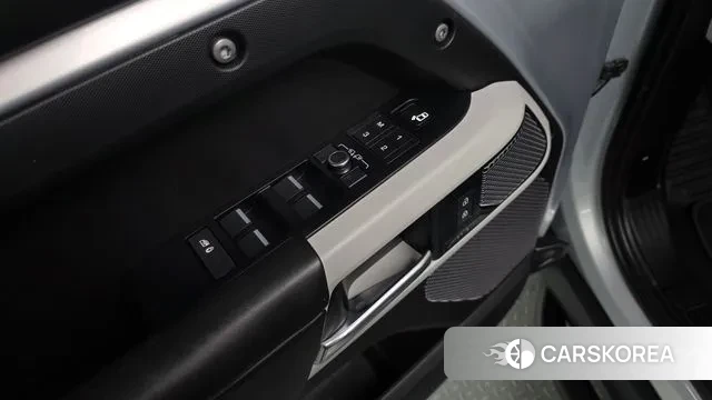 Land Rover Defender (L663) id 3600703 из Кореи 9