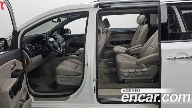 Kia The New Carnival id 2946386 из Кореи 9