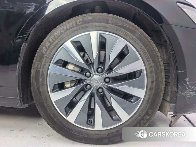 Audi A6L id 4261609 из Китая 9
