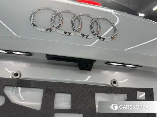Audi Q2L id 4297537 из Китая 9