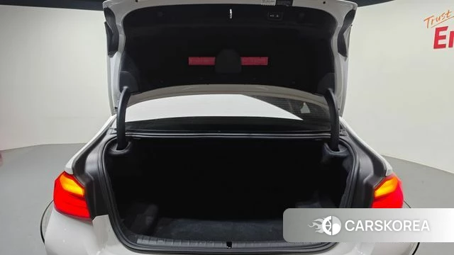 BMW 5 Series (G30) id 4232983 из Кореи 9