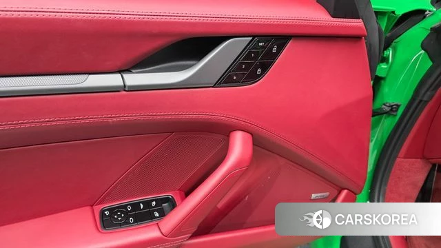 Porsche 911(992) id 4604081 из Кореи 9