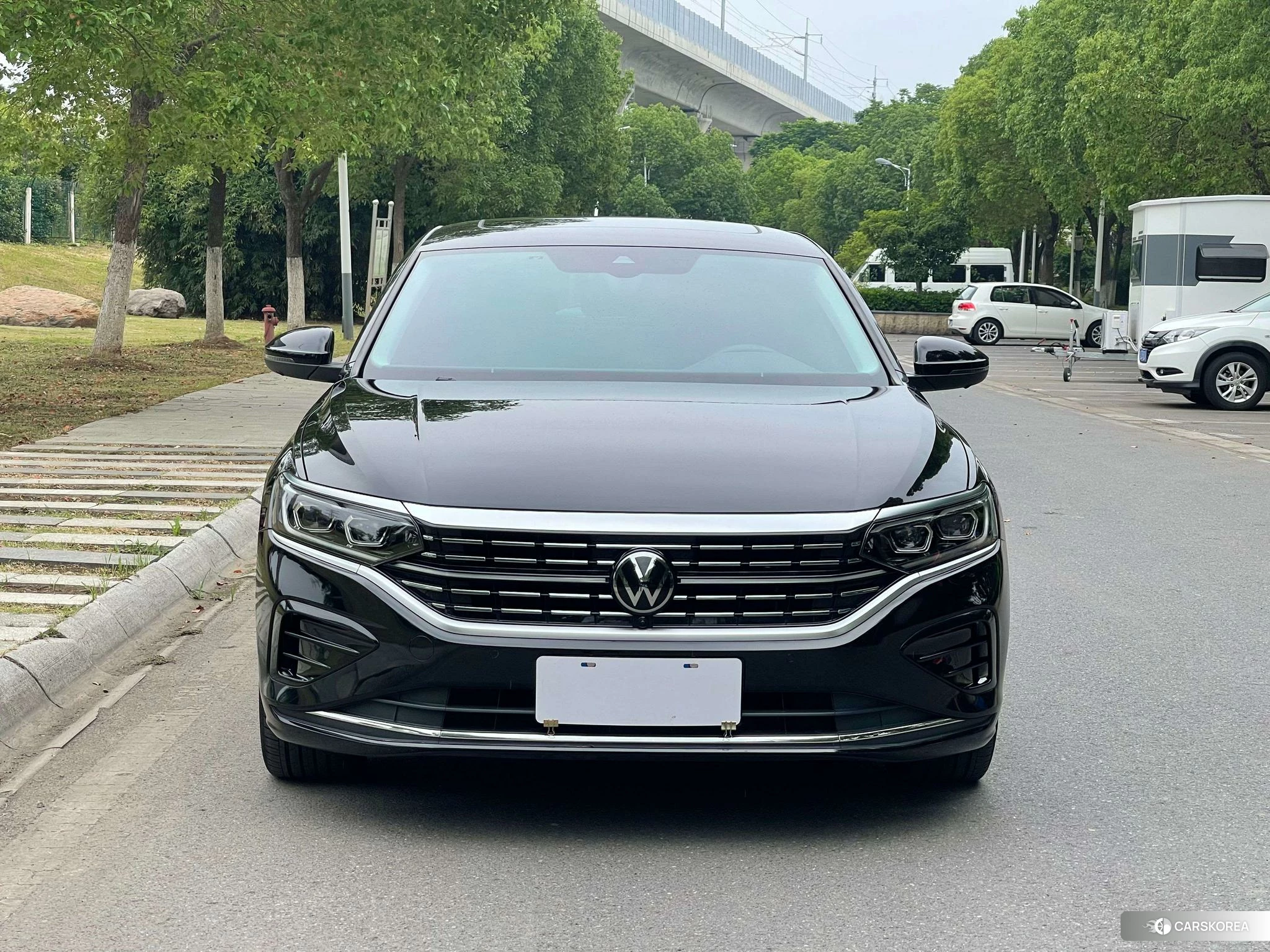Volkswagen Passat id 4492872 из Китая 9