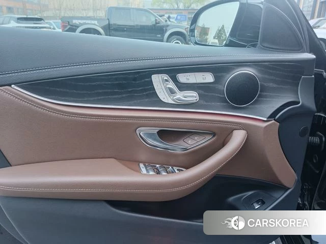 Mercedes-Benz E-class id 3857635 из Китая 9