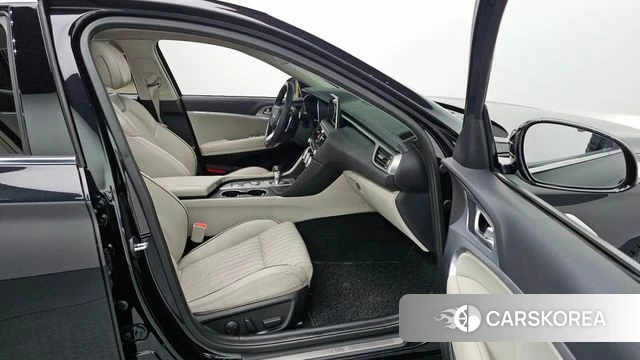 Genesis G70 id 3898939 из Кореи 9