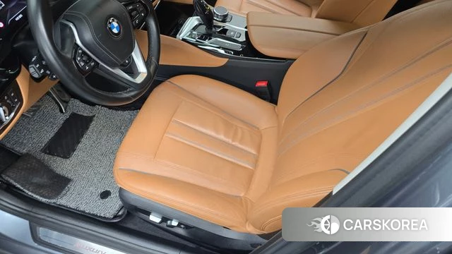 BMW 5 Series (G30) id 4882477 из Кореи 9