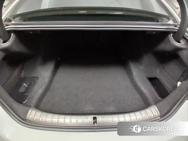 BMW 5 Series (G30) id 3692932 из Кореи 9