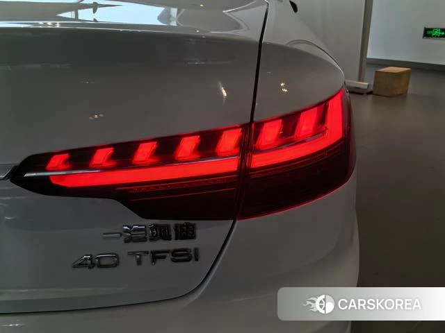 Audi A4L id 4307086 из Китая 9