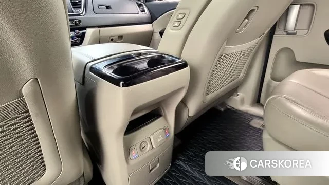 Kia The New Carnival id 3661272 из Кореи 9