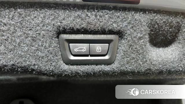 BMW 5 Series (G60) id 3831228 из Кореи 9