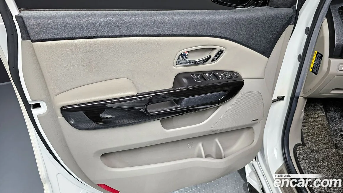 Kia The New Carnival id 1976098 из Кореи 9