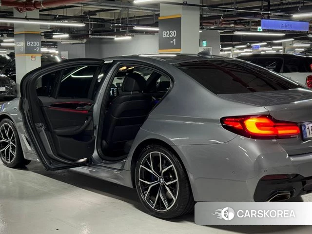 BMW 5 Series (G30) id 3982056 из Кореи 9