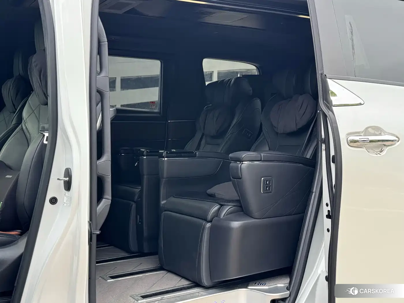 Toyota Vellfire id 4583810 из Китая 9