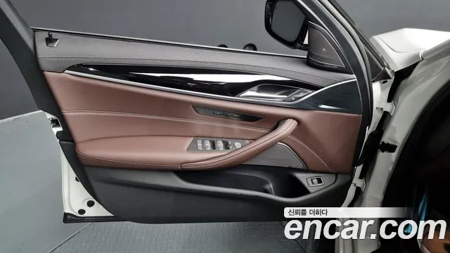 BMW 5 Series (G30) id 2675403 из Кореи 9