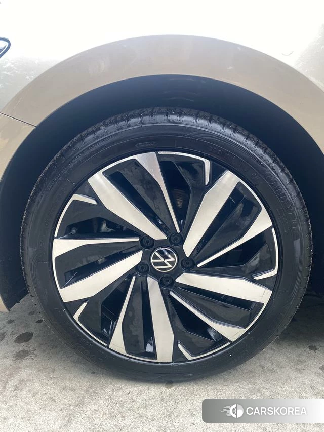 Volkswagen Passat id 4214056 из Китая 9