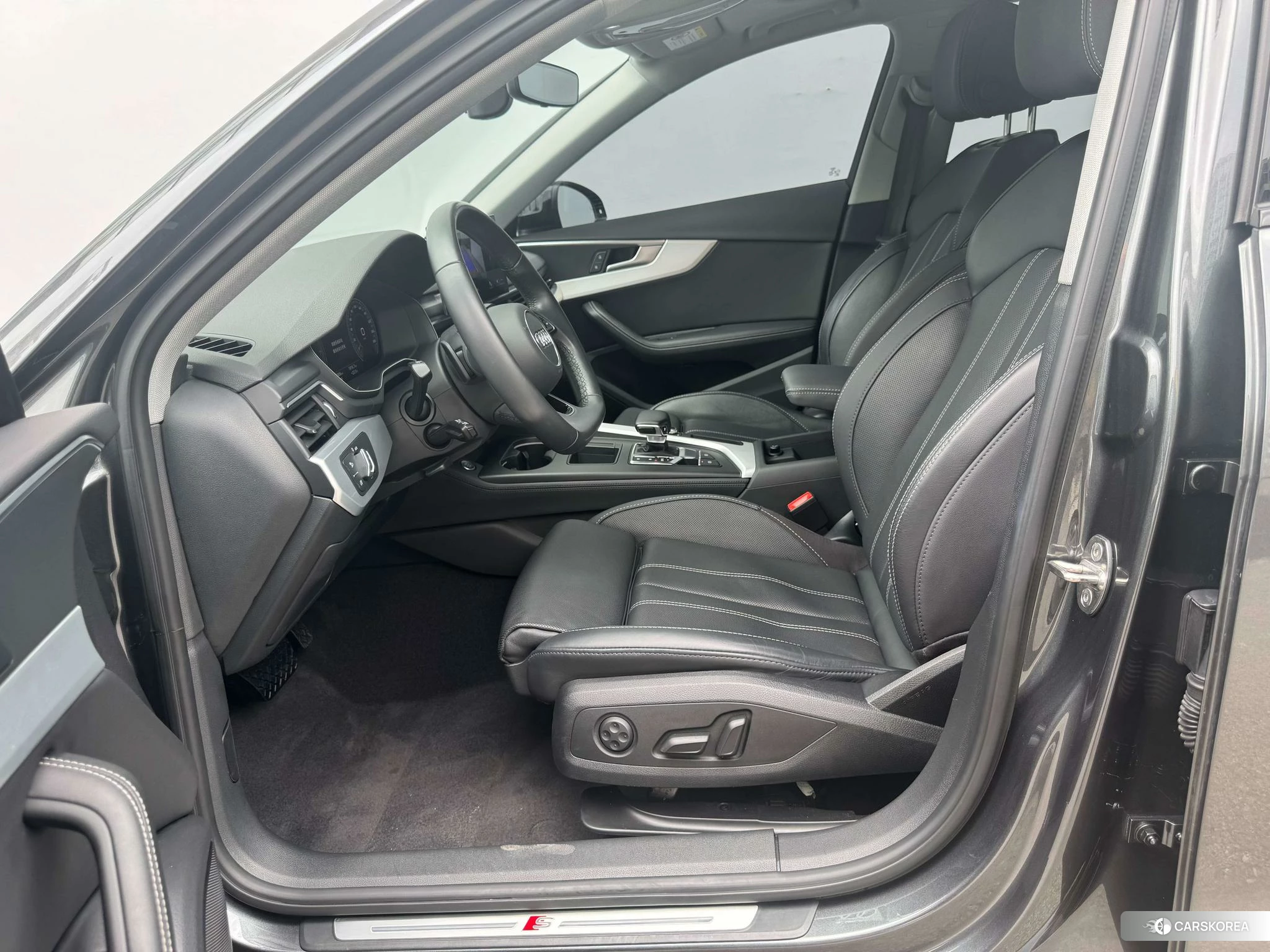 Audi A4L id 4455149 из Китая 9