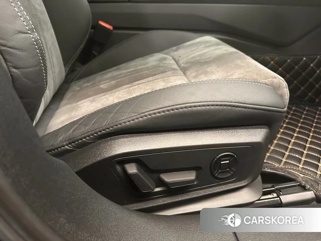 Audi A6L id 4353040 из Китая 9