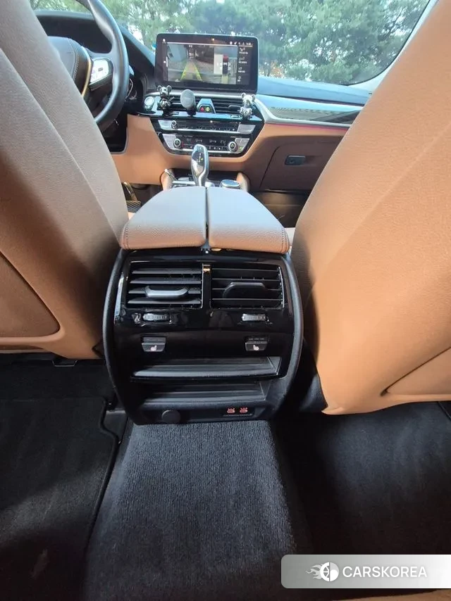 BMW 5 Series (G30) id 3300172 из Кореи 9