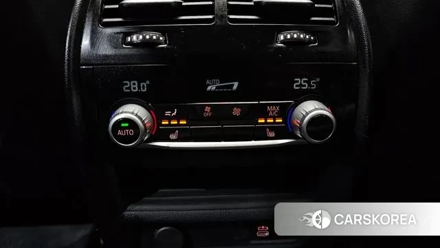 BMW 5 Series (G30) id 3598227 из Кореи 9