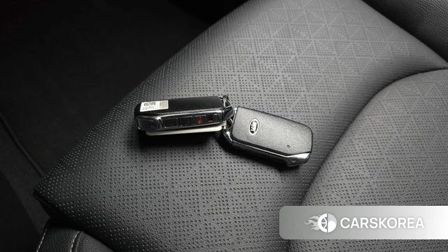 Kia Come New K3 id 4586984 из Кореи 9