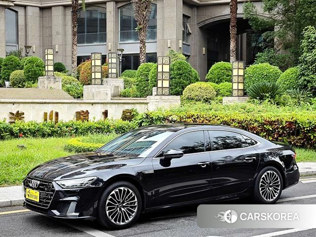 Audi A7L id 4335345 из Китая 9