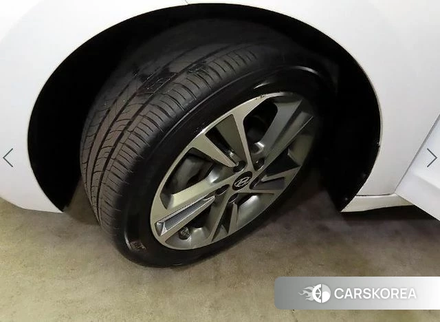 Hyundai Avante AD id 3796208 из Кореи 9