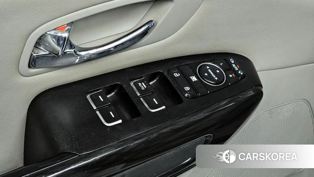Kia All New Carnival id 4459754 из Кореи 9