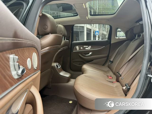 Mercedes-Benz E-class id 4278032 из Китая 9