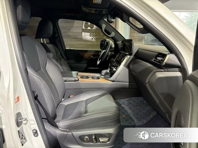 Lexus LX id 4291548 из Китая 9
