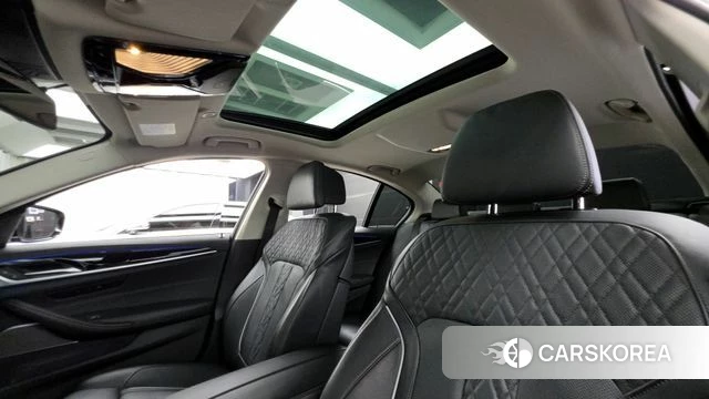 BMW 5 Series (G30) id 3923938 из Кореи 9