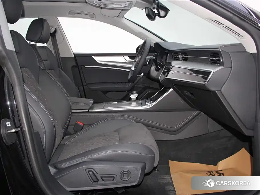 Audi A7L id 4649395 из Китая 9