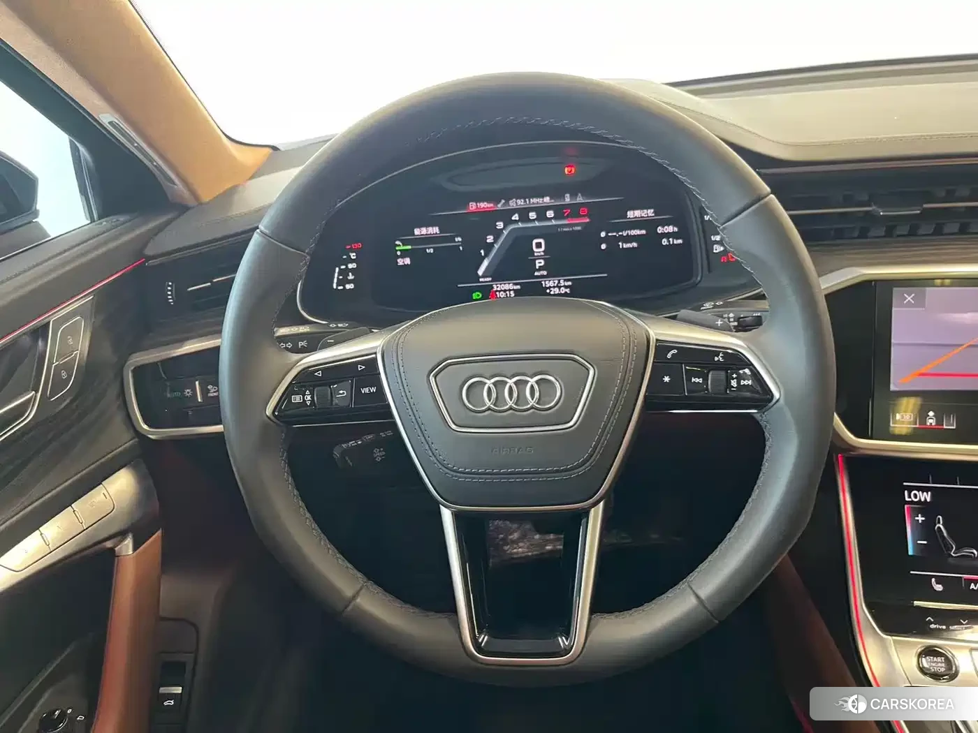 Audi A6L id 4545638 из Китая 9