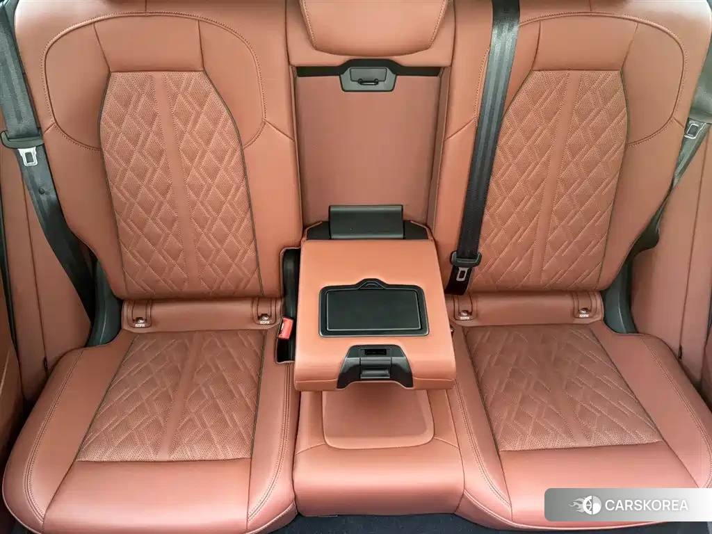 Audi Q5L id 4546231 из Китая 9