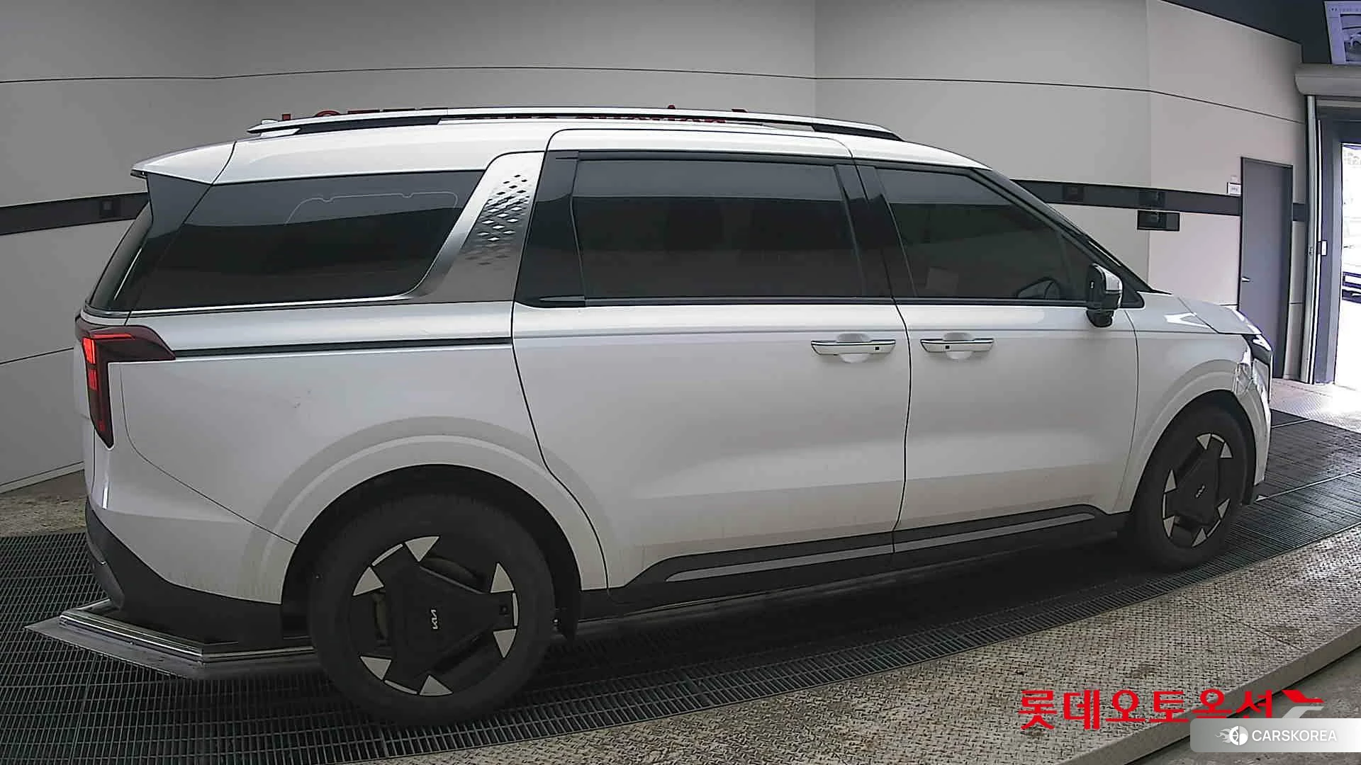 Kia Carnival Hybrid id 3888292 из Кореи 9