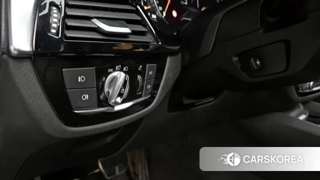 BMW 5 Series (G30) id 3060962 из Кореи 9