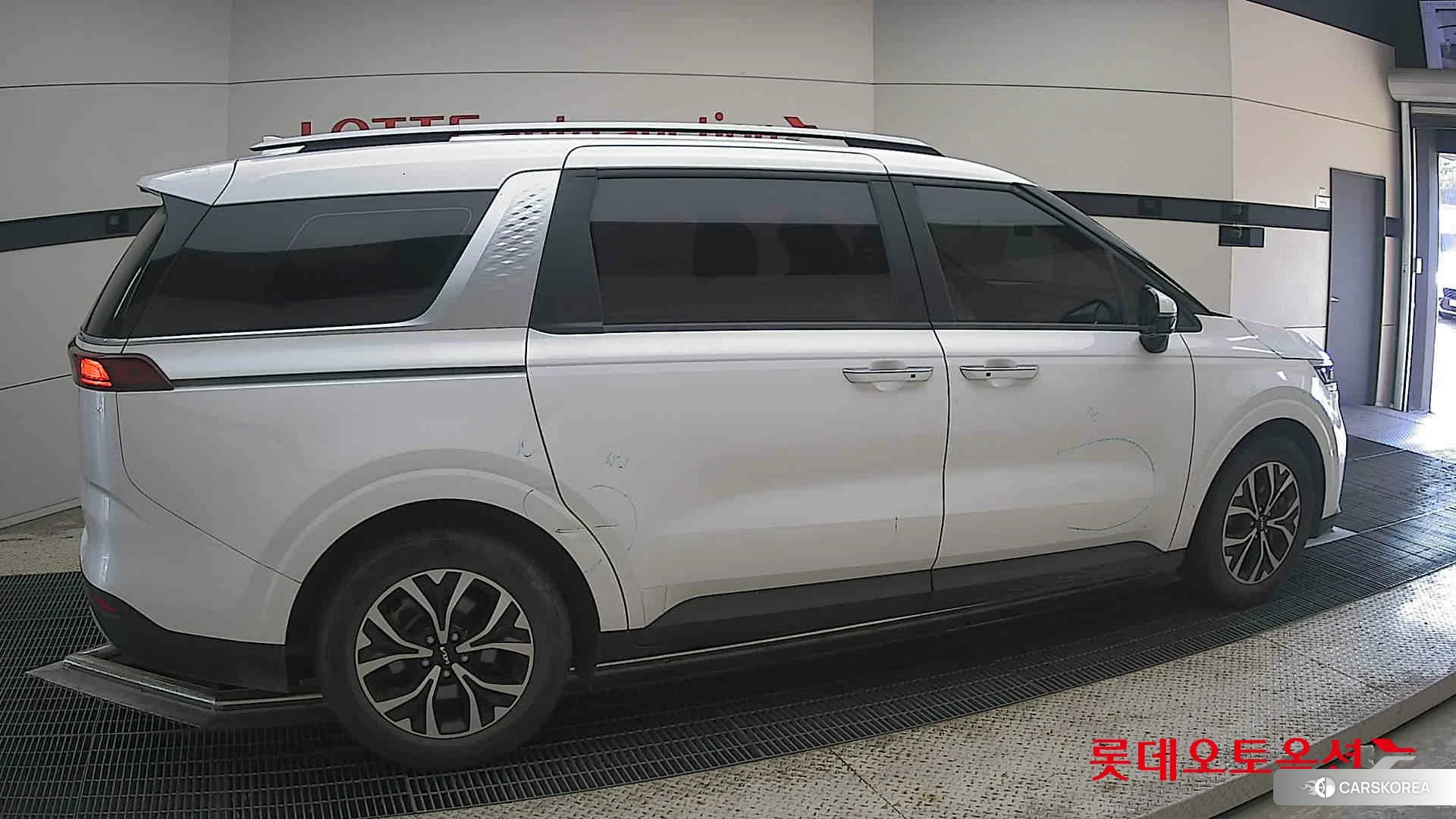 Kia Carnival id 4679348 из Кореи 9