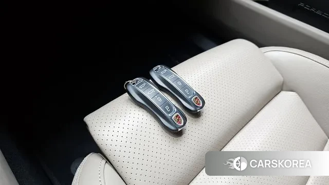 Porsche Taycan id 3472109 из Кореи 9