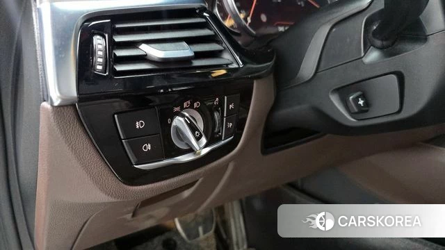 BMW 5 Series (G30) id 3943053 из Кореи 9