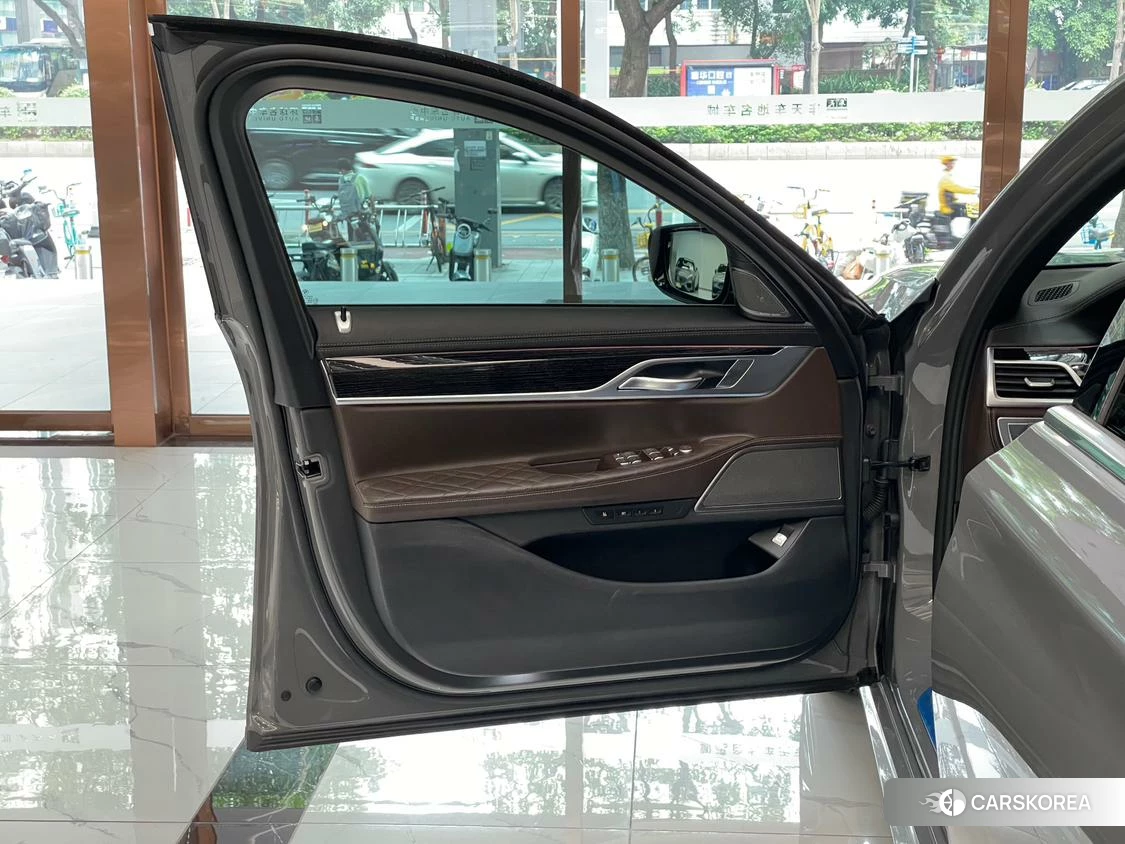 BMW 7 series id 4504923 из Китая 9