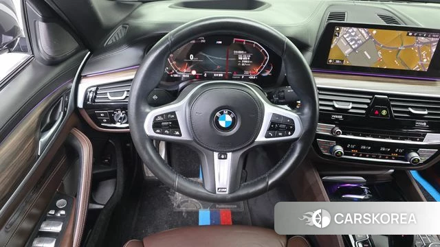 BMW 5 Series (G30) id 4872846 из Кореи 9