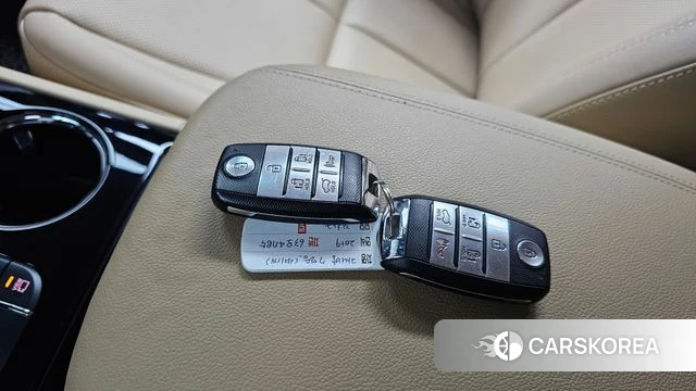 Kia The New Carnival id 4483088 из Кореи 9