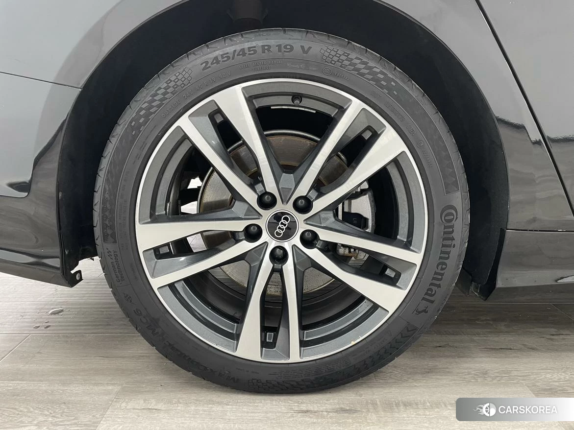 Audi A6L id 4454089 из Китая 9